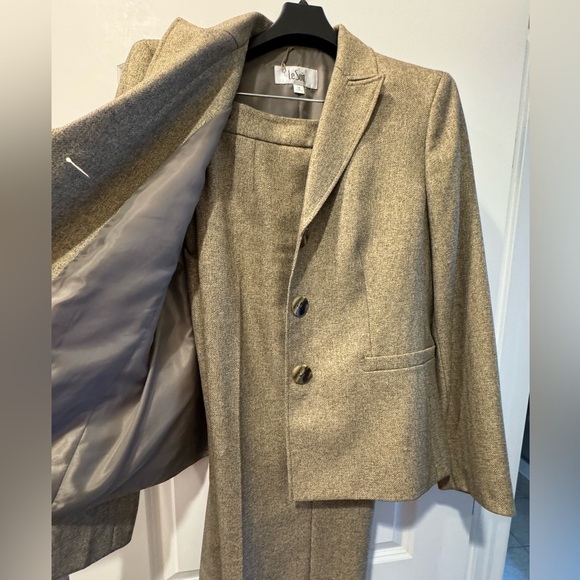 Le Suit - Women’s lined two-piece suit EXCELLENT condition - Picture 4 of 5